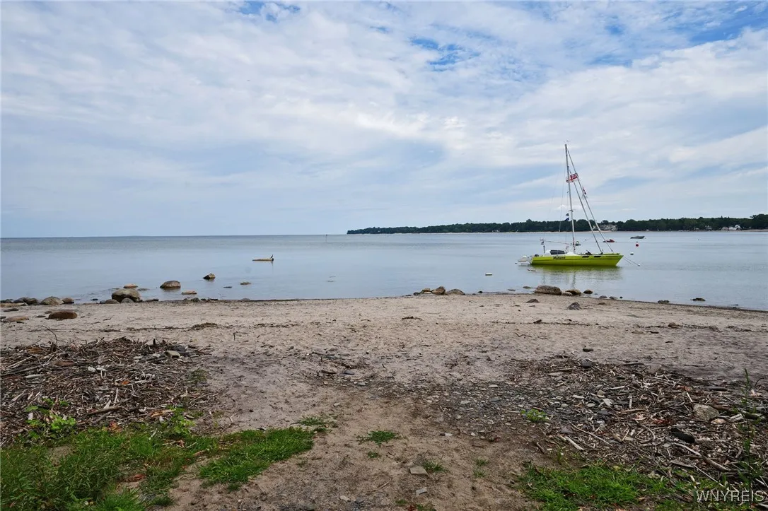 395 Lakeside Road, Evans, New York 14006, Evans, New York 14006, 3 Bedrooms Bedrooms, 5 Rooms Rooms,2 BathroomsBathrooms,Residential,Closed,395 Lakeside Road, Evans, New York 14006,0,B1631968