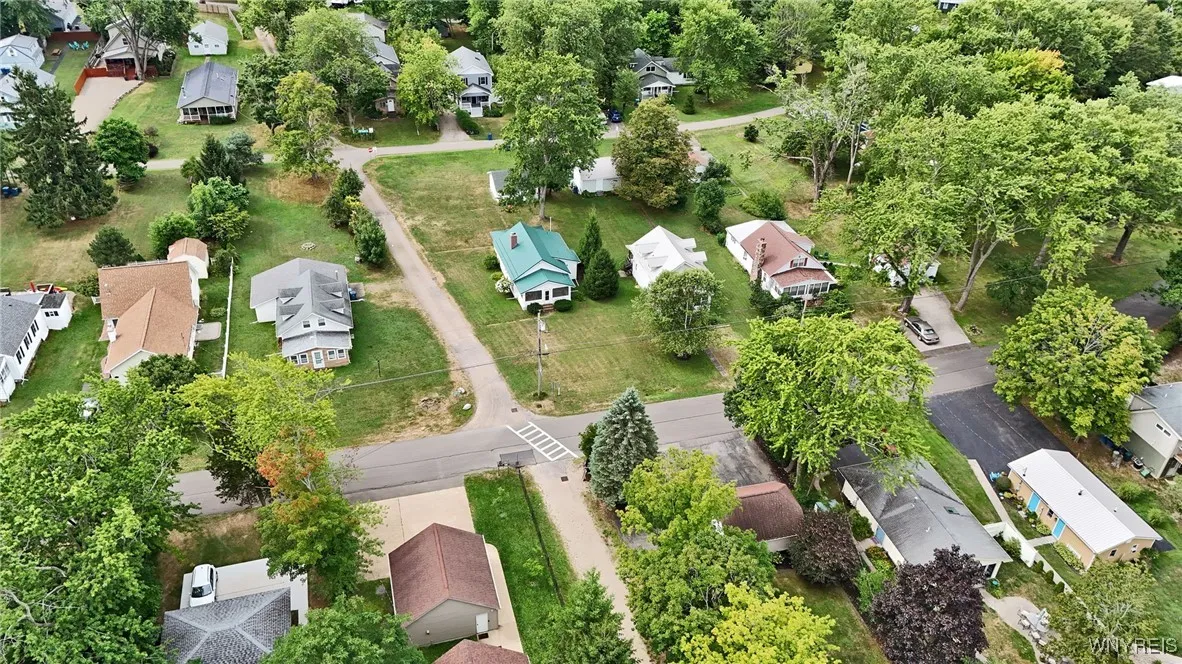 395 Lakeside Road, Evans, New York 14006, Evans, New York 14006, 3 Bedrooms Bedrooms, 5 Rooms Rooms,2 BathroomsBathrooms,Residential,Closed,395 Lakeside Road, Evans, New York 14006,0,B1631968