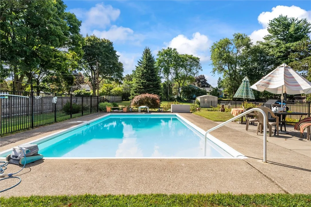 456 Brookview Drive, Irondequoit, New York 14617, Irondequoit, New York 14617, 3 Bedrooms Bedrooms, 6 Rooms Rooms,2 BathroomsBathrooms,Residential,Closed,456 Brookview Drive, Irondequoit, New York 14617,0,R1633600