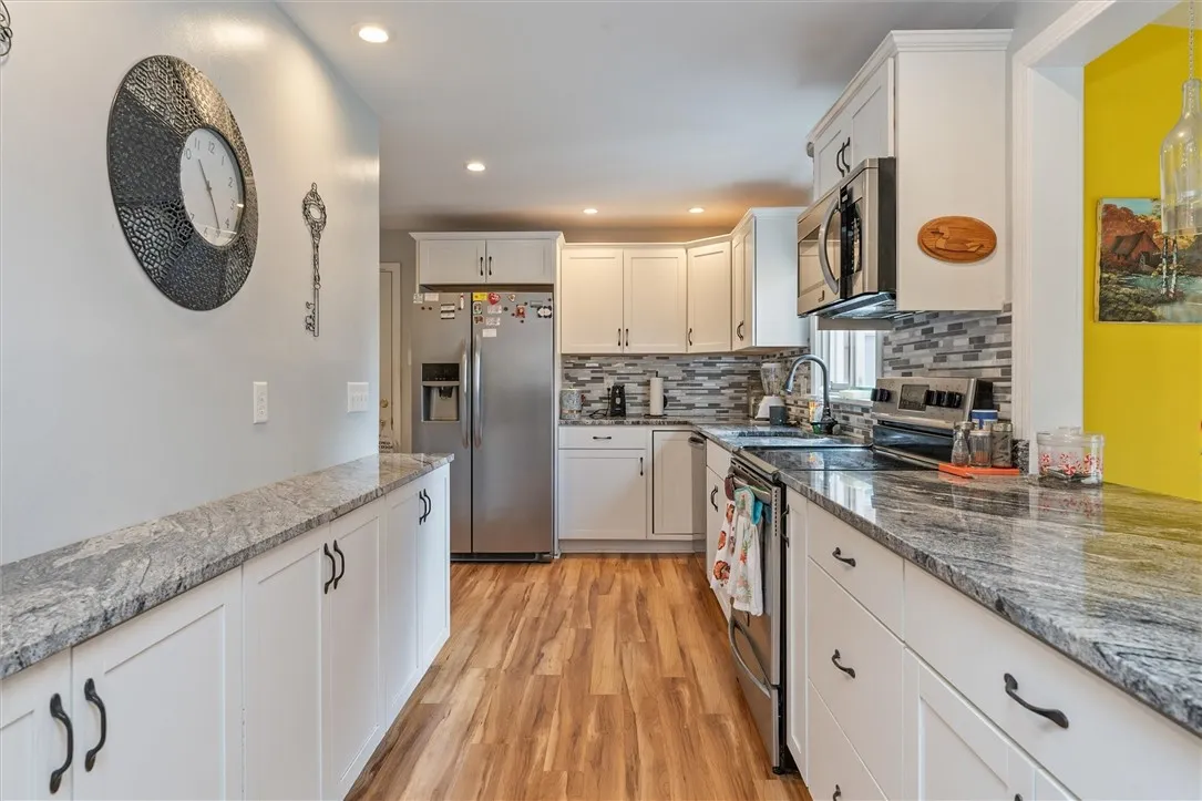 456 Brookview Drive, Irondequoit, New York 14617, Irondequoit, New York 14617, 3 Bedrooms Bedrooms, 6 Rooms Rooms,2 BathroomsBathrooms,Residential,Closed,456 Brookview Drive, Irondequoit, New York 14617,0,R1633600