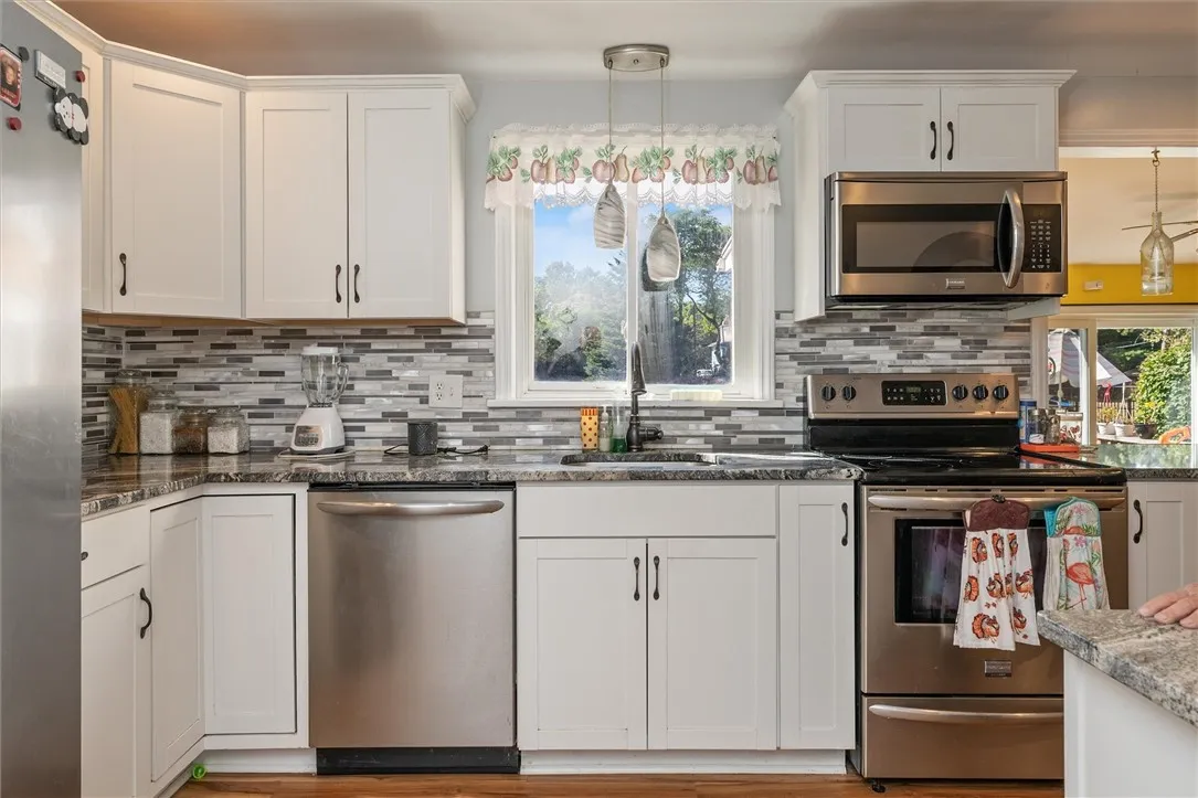 456 Brookview Drive, Irondequoit, New York 14617, Irondequoit, New York 14617, 3 Bedrooms Bedrooms, 6 Rooms Rooms,2 BathroomsBathrooms,Residential,Closed,456 Brookview Drive, Irondequoit, New York 14617,0,R1633600