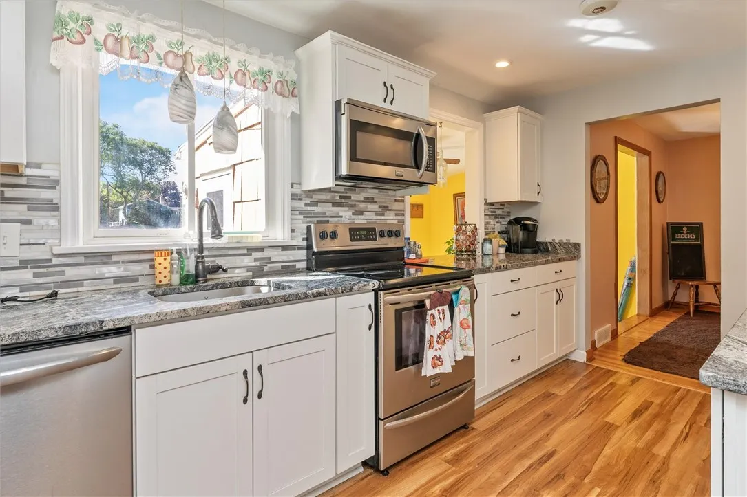 456 Brookview Drive, Irondequoit, New York 14617, Irondequoit, New York 14617, 3 Bedrooms Bedrooms, 6 Rooms Rooms,2 BathroomsBathrooms,Residential,Closed,456 Brookview Drive, Irondequoit, New York 14617,0,R1633600