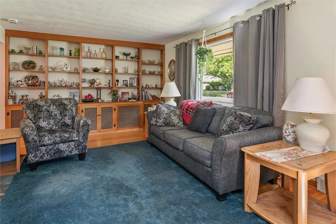 456 Brookview Drive, Irondequoit, New York 14617, Irondequoit, New York 14617, 3 Bedrooms Bedrooms, 6 Rooms Rooms,2 BathroomsBathrooms,Residential,Closed,456 Brookview Drive, Irondequoit, New York 14617,0,R1633600