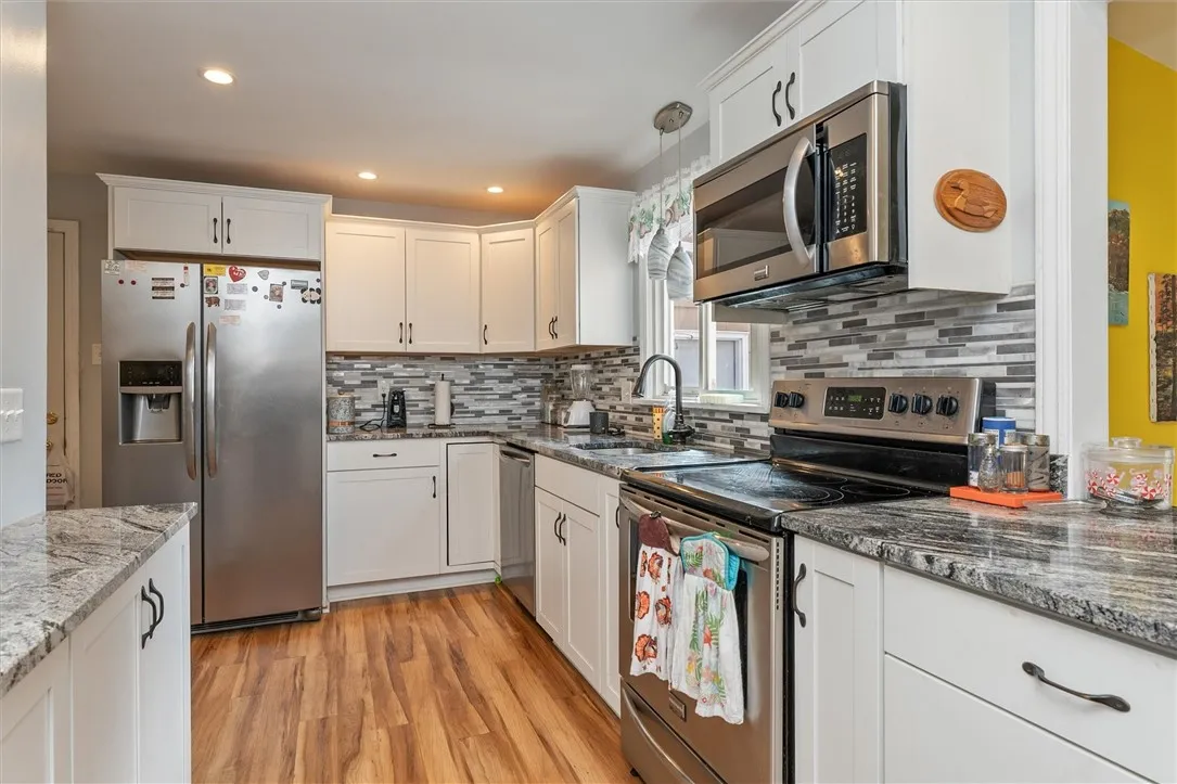 456 Brookview Drive, Irondequoit, New York 14617, Irondequoit, New York 14617, 3 Bedrooms Bedrooms, 6 Rooms Rooms,2 BathroomsBathrooms,Residential,Closed,456 Brookview Drive, Irondequoit, New York 14617,0,R1633600