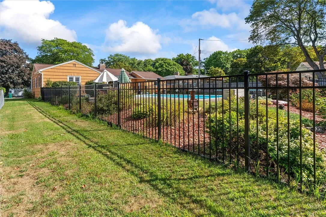 456 Brookview Drive, Irondequoit, New York 14617, Irondequoit, New York 14617, 3 Bedrooms Bedrooms, 6 Rooms Rooms,2 BathroomsBathrooms,Residential,Closed,456 Brookview Drive, Irondequoit, New York 14617,0,R1633600