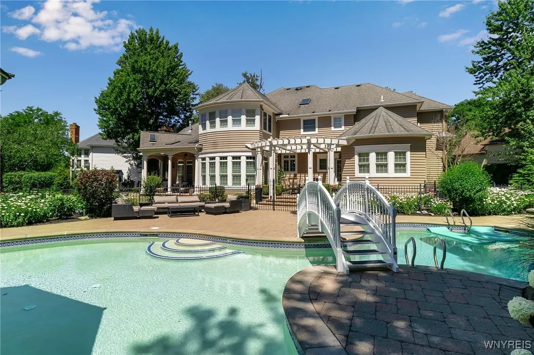 55 Contessa Court, Amherst, New York 14221, Amherst, New York 14221, 6 Bedrooms Bedrooms, 13 Rooms Rooms,4 BathroomsBathrooms,Residential,For Sale,55 Contessa Court, Amherst, New York 14221,B1633717