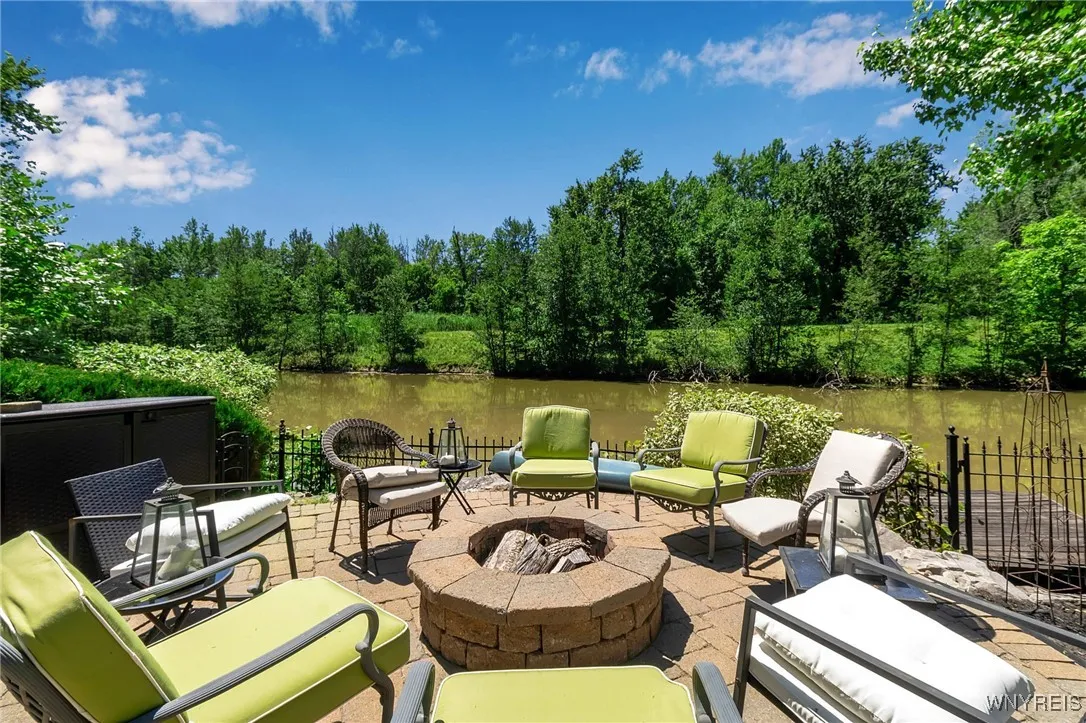 55 Contessa Court, Amherst, New York 14221, Amherst, New York 14221, 6 Bedrooms Bedrooms, 13 Rooms Rooms,4 BathroomsBathrooms,Residential,For Sale,55 Contessa Court, Amherst, New York 14221,B1633717