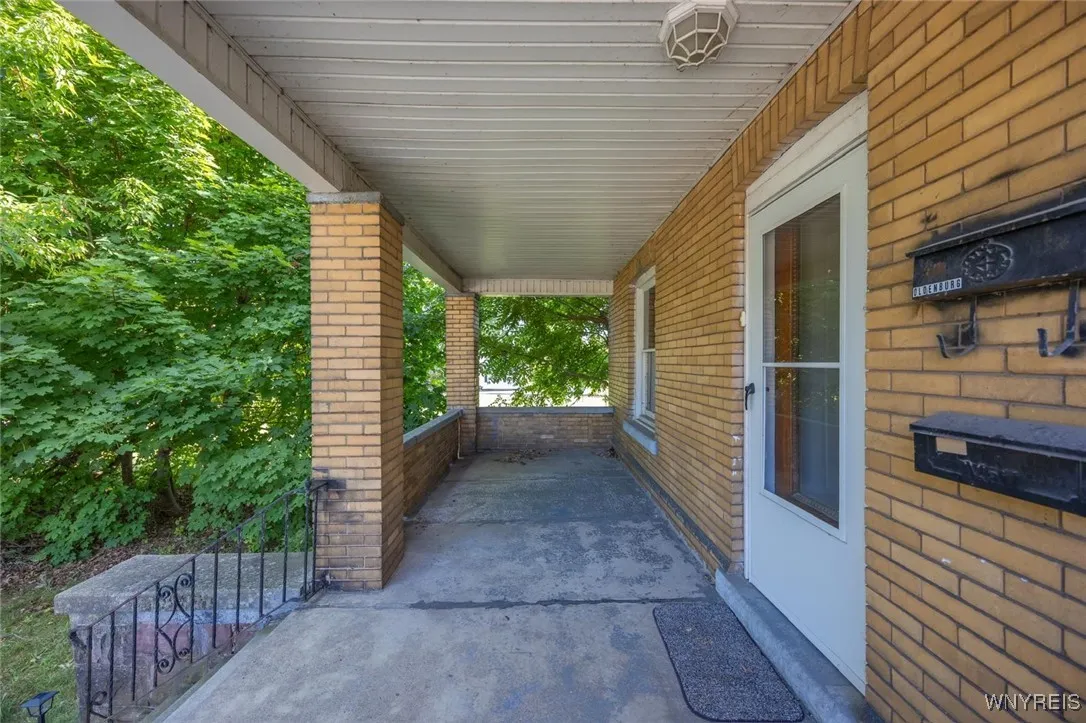 346 Portage Road, Niagara Falls, New York 14303, Niagara Falls, New York 14303, 3 Bedrooms Bedrooms, ,2 BathroomsBathrooms,Residential,For Sale,346 Portage Road, Niagara Falls, New York 14303,0,B1633313