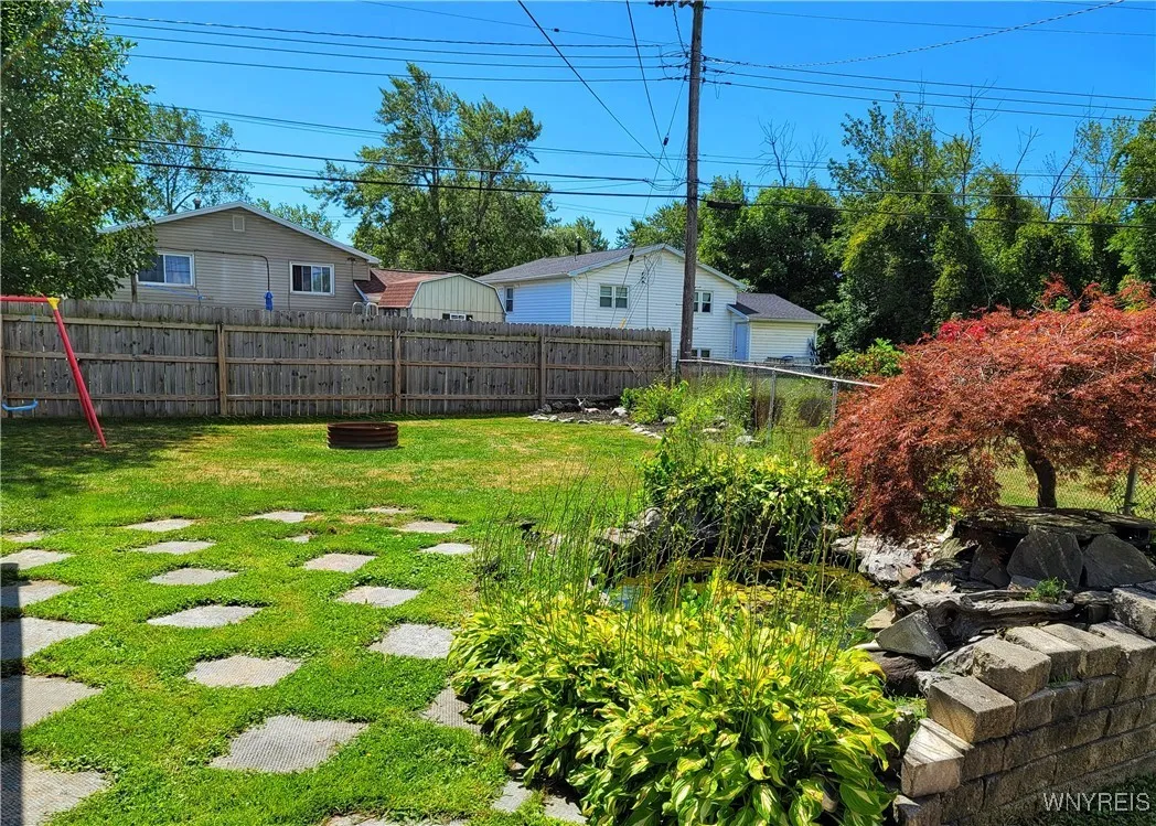 20 Susan Drive, Cheektowaga, New York 14043, Cheektowaga, New York 14043, 3 Bedrooms Bedrooms, 6 Rooms Rooms,1 BathroomBathrooms,Residential,For Sale,20 Susan Drive, Cheektowaga, New York 14043,0,B1633703