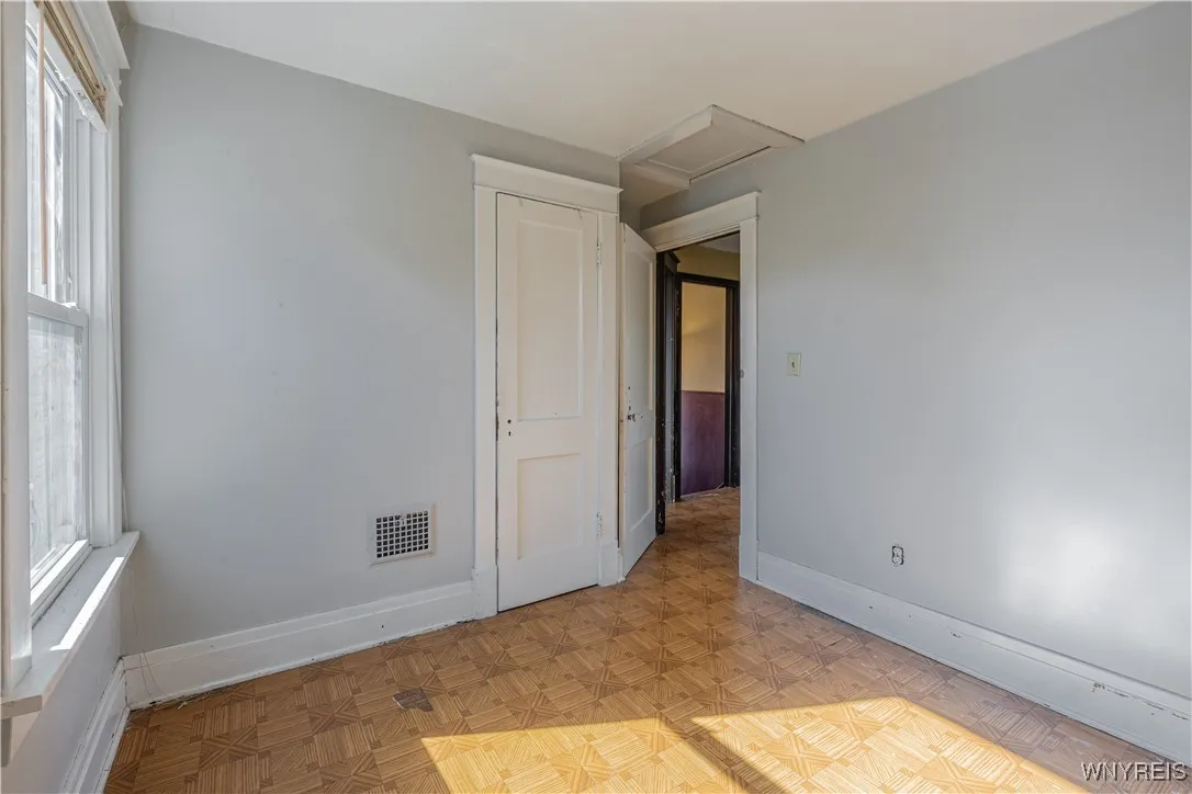 545 29th Street, Niagara Falls, New York 14301, Niagara Falls, New York 14301, 4 Bedrooms Bedrooms, 8 Rooms Rooms,2 BathroomsBathrooms,Residential,For Sale,545 29th Street, Niagara Falls, New York 14301,B1633708