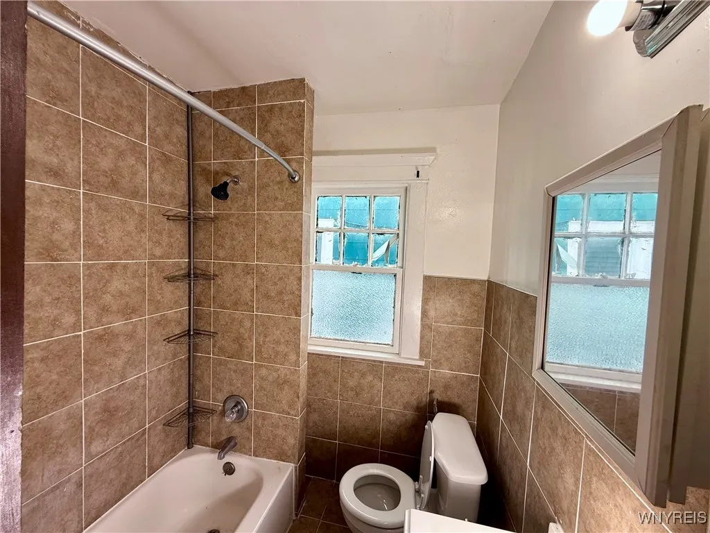 168 Rodney Avenue, Buffalo, New York 14214, Buffalo, New York 14214, 6 Bedrooms Bedrooms, ,2 BathroomsBathrooms,Residential,For Sale,168 Rodney Avenue, Buffalo, New York 14214,0,B1633937