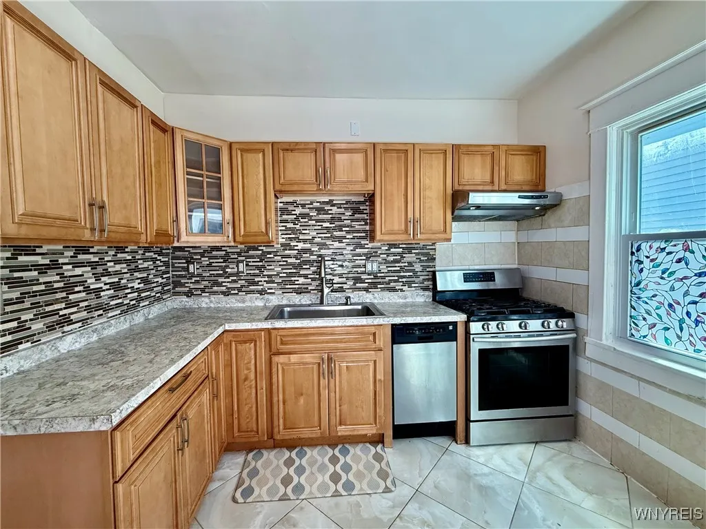 172 Rodney Avenue, Buffalo, New York 14214, Buffalo, New York 14214, 6 Bedrooms Bedrooms, ,2 BathroomsBathrooms,Residential,For Sale,172 Rodney Avenue, Buffalo, New York 14214,0,B1633948
