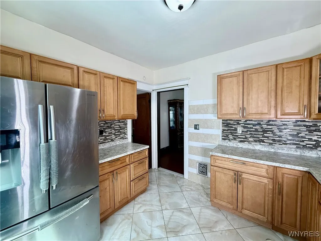 172 Rodney Avenue, Buffalo, New York 14214, Buffalo, New York 14214, 6 Bedrooms Bedrooms, ,2 BathroomsBathrooms,Residential,For Sale,172 Rodney Avenue, Buffalo, New York 14214,0,B1633948