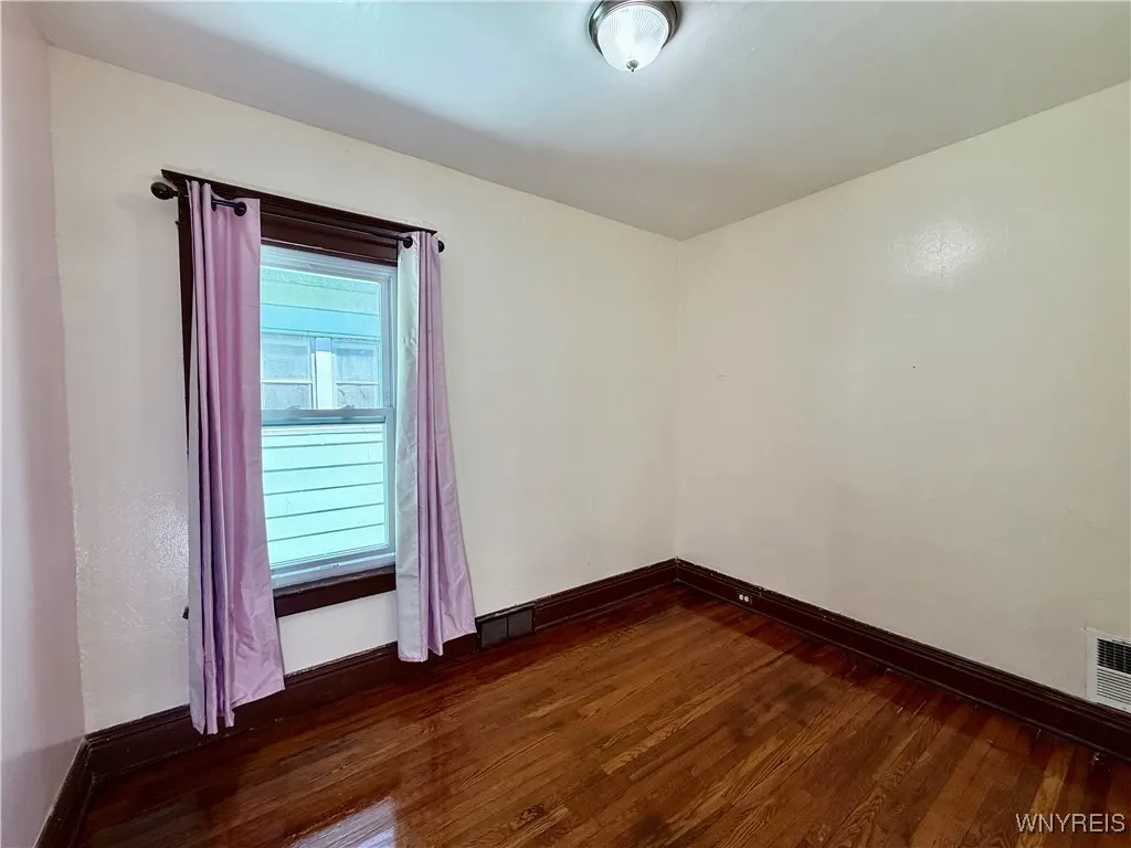 172 Rodney Avenue, Buffalo, New York 14214, Buffalo, New York 14214, 6 Bedrooms Bedrooms, ,2 BathroomsBathrooms,Residential,For Sale,172 Rodney Avenue, Buffalo, New York 14214,0,B1633948