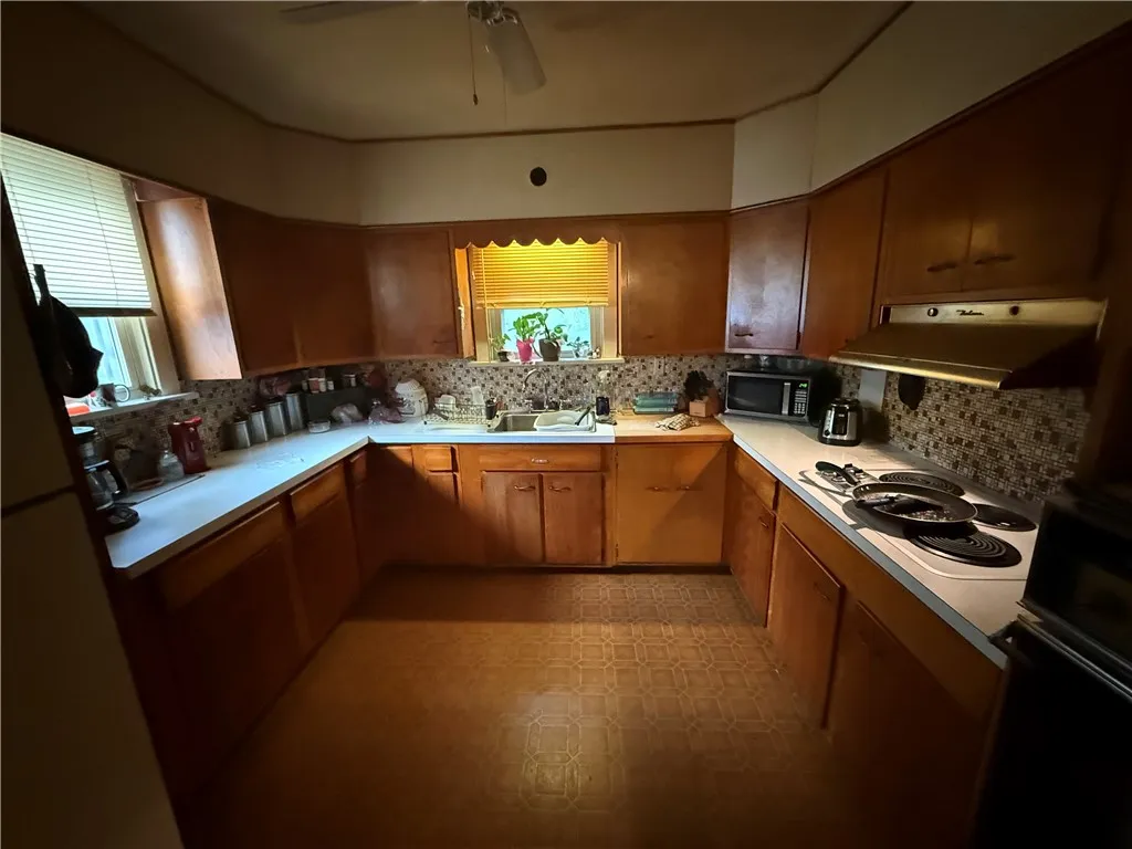 5810 Buffalo Avenue, Niagara Falls, New York 14304, Niagara Falls, New York 14304, 4 Bedrooms Bedrooms, 9 Rooms Rooms,2 BathroomsBathrooms,Residential,For Sale,5810 Buffalo Avenue, Niagara Falls, New York 14304,R1633780
