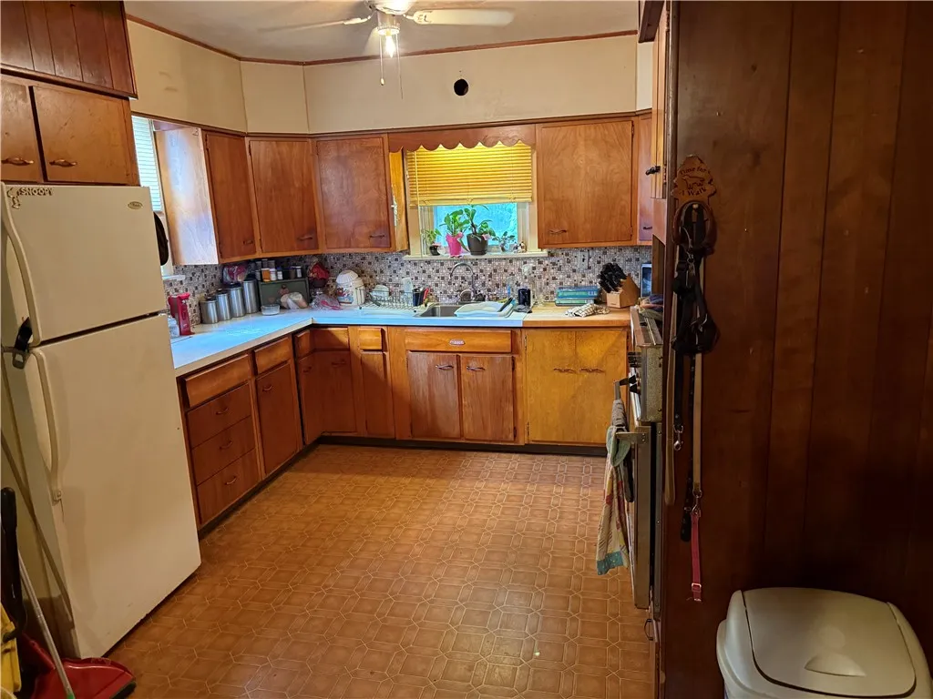 5810 Buffalo Avenue, Niagara Falls, New York 14304, Niagara Falls, New York 14304, 4 Bedrooms Bedrooms, 9 Rooms Rooms,2 BathroomsBathrooms,Residential,For Sale,5810 Buffalo Avenue, Niagara Falls, New York 14304,R1633780