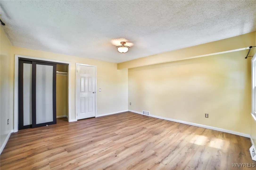 20 Mildred Drive, Cheektowaga, New York 14225, Cheektowaga, New York 14225, 3 Bedrooms Bedrooms, 7 Rooms Rooms,2 BathroomsBathrooms,Residential,For Sale,20 Mildred Drive, Cheektowaga, New York 14225,0,B1632934