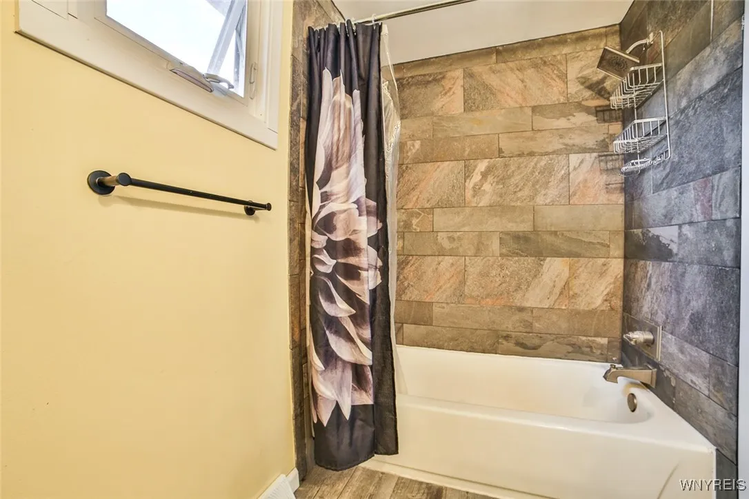 20 Mildred Drive, Cheektowaga, New York 14225, Cheektowaga, New York 14225, 3 Bedrooms Bedrooms, 7 Rooms Rooms,2 BathroomsBathrooms,Residential,For Sale,20 Mildred Drive, Cheektowaga, New York 14225,0,B1632934