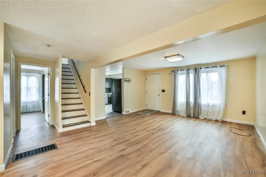 20 Mildred Drive, Cheektowaga, New York 14225, Cheektowaga, New York 14225, 3 Bedrooms Bedrooms, 7 Rooms Rooms,2 BathroomsBathrooms,Residential,For Sale,20 Mildred Drive, Cheektowaga, New York 14225,0,B1632934