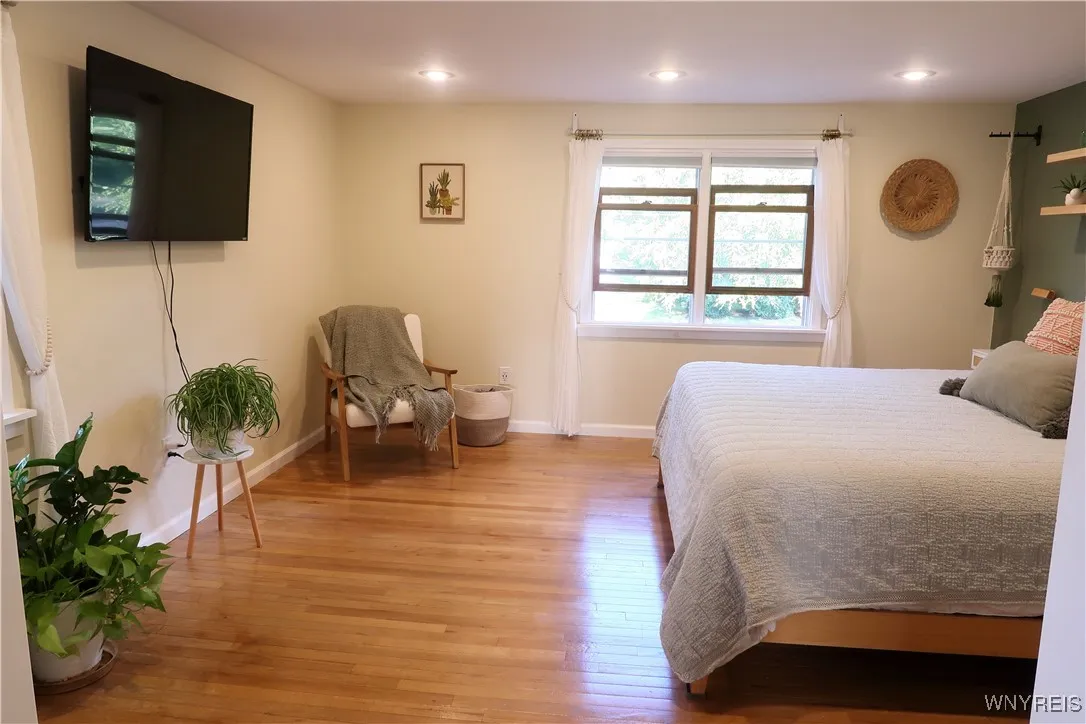 8676 Violet Parkway, Eden, New York 14057, Eden, New York 14057, 4 Bedrooms Bedrooms, 8 Rooms Rooms,2 BathroomsBathrooms,Residential,For Sale,8676 Violet Parkway, Eden, New York 14057,0,B1633706