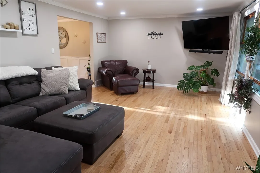8676 Violet Parkway, Eden, New York 14057, Eden, New York 14057, 4 Bedrooms Bedrooms, 8 Rooms Rooms,2 BathroomsBathrooms,Residential,For Sale,8676 Violet Parkway, Eden, New York 14057,0,B1633706