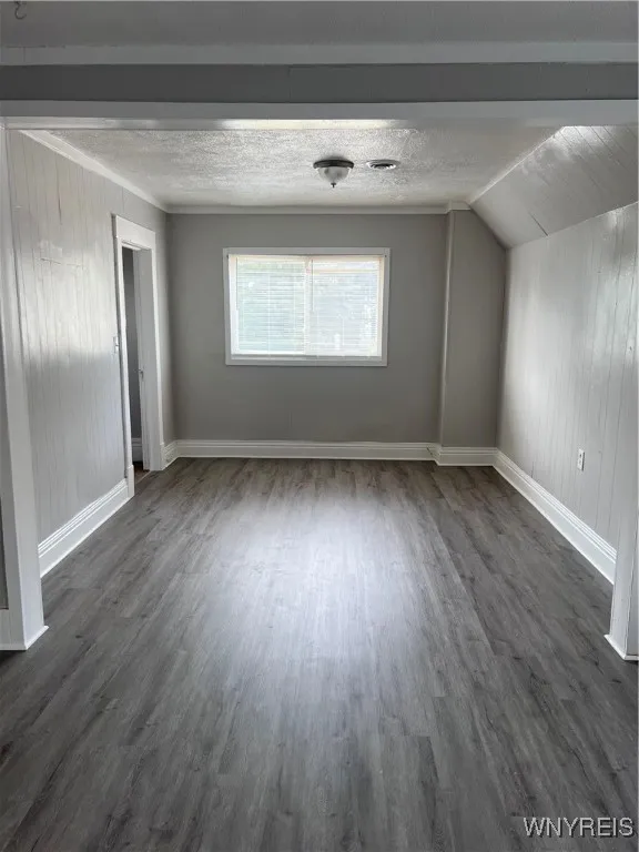 203 Box Ave, Buffalo, New York 14211, Buffalo, New York 14211, 3 Bedrooms Bedrooms, 6 Rooms Rooms,1 BathroomBathrooms,Residential Lease,For Rent,203 Box Ave, Buffalo, New York 14211,0,B1633963