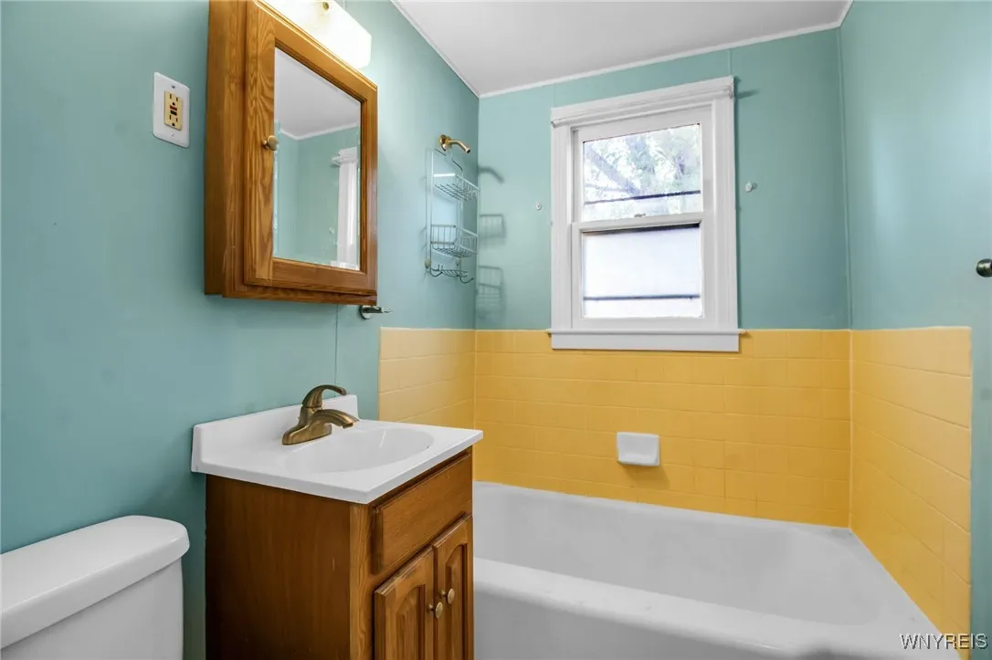 19 Spann Street, Buffalo, New York 14206, Buffalo, New York 14206, 2 Bedrooms Bedrooms, 4 Rooms Rooms,1 BathroomBathrooms,Residential,For Sale,19 Spann Street, Buffalo, New York 14206,0,B1633040