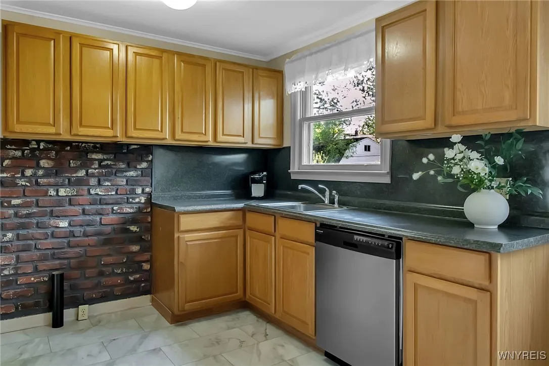4160 Harlem Road, Amherst, New York 14226, Amherst, New York 14226, 3 Bedrooms Bedrooms, 7 Rooms Rooms,2 BathroomsBathrooms,Residential,For Sale,4160 Harlem Road, Amherst, New York 14226,0,B1633459