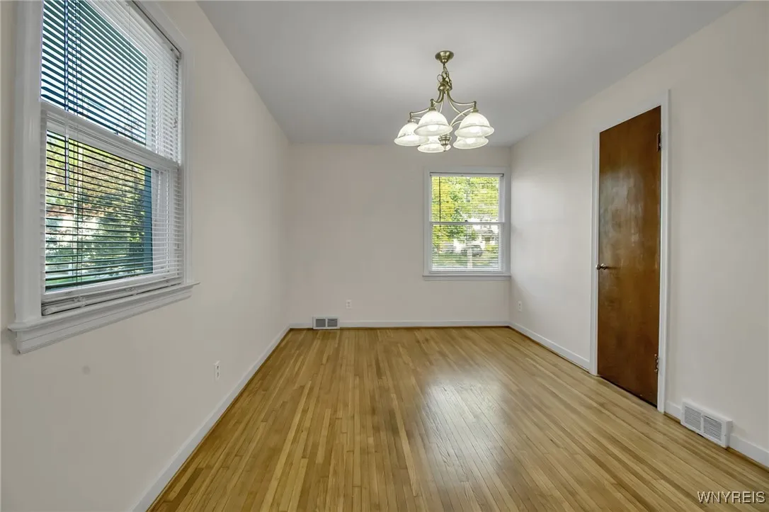 4160 Harlem Road, Amherst, New York 14226, Amherst, New York 14226, 3 Bedrooms Bedrooms, 7 Rooms Rooms,2 BathroomsBathrooms,Residential,For Sale,4160 Harlem Road, Amherst, New York 14226,0,B1633459