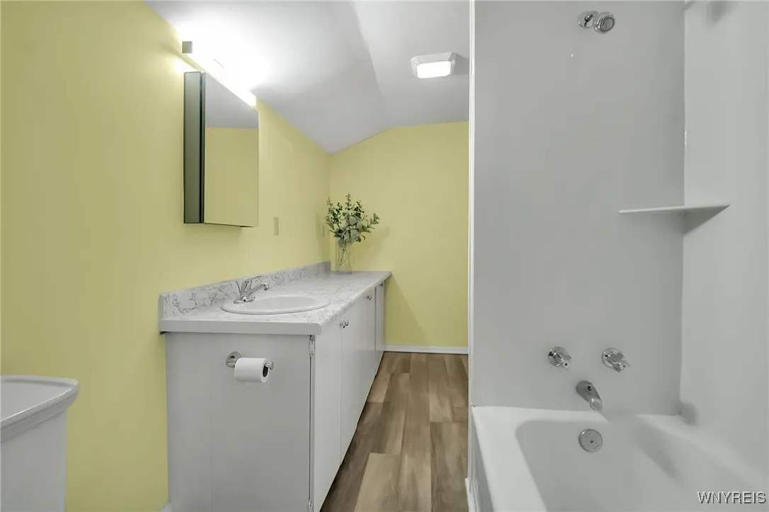 4160 Harlem Road, Amherst, New York 14226, Amherst, New York 14226, 3 Bedrooms Bedrooms, 7 Rooms Rooms,2 BathroomsBathrooms,Residential,For Sale,4160 Harlem Road, Amherst, New York 14226,0,B1633459