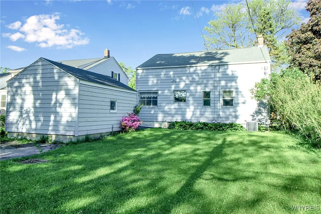 4160 Harlem Road, Amherst, New York 14226, Amherst, New York 14226, 3 Bedrooms Bedrooms, 7 Rooms Rooms,2 BathroomsBathrooms,Residential,For Sale,4160 Harlem Road, Amherst, New York 14226,0,B1633459