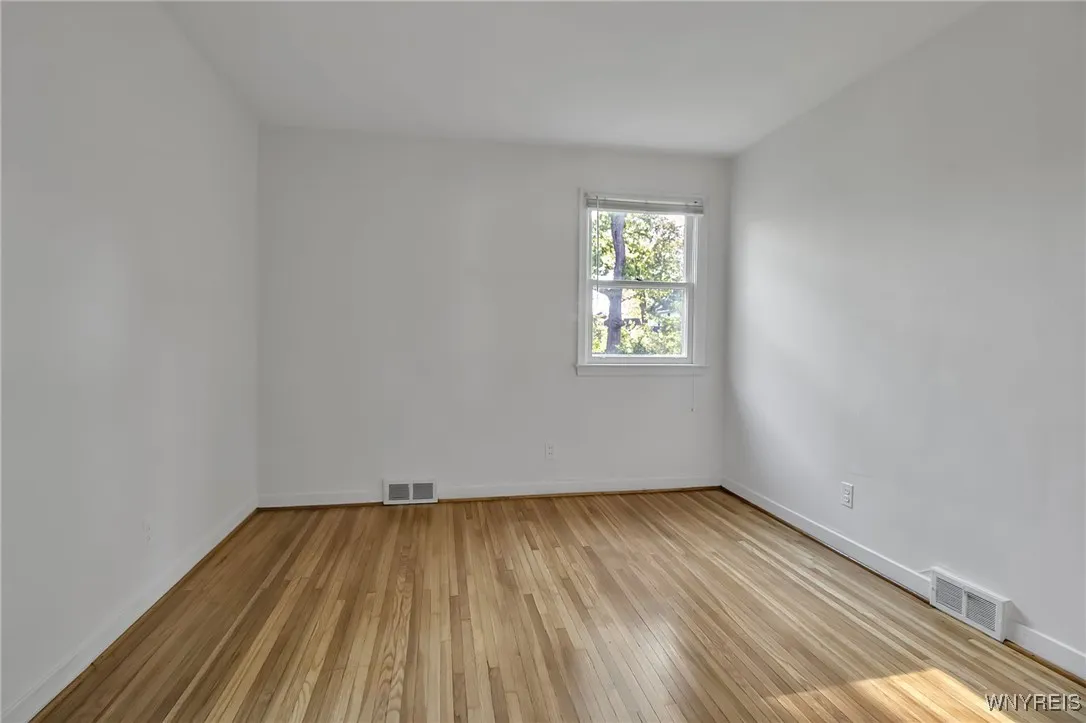 4160 Harlem Road, Amherst, New York 14226, Amherst, New York 14226, 3 Bedrooms Bedrooms, 7 Rooms Rooms,2 BathroomsBathrooms,Residential,For Sale,4160 Harlem Road, Amherst, New York 14226,0,B1633459