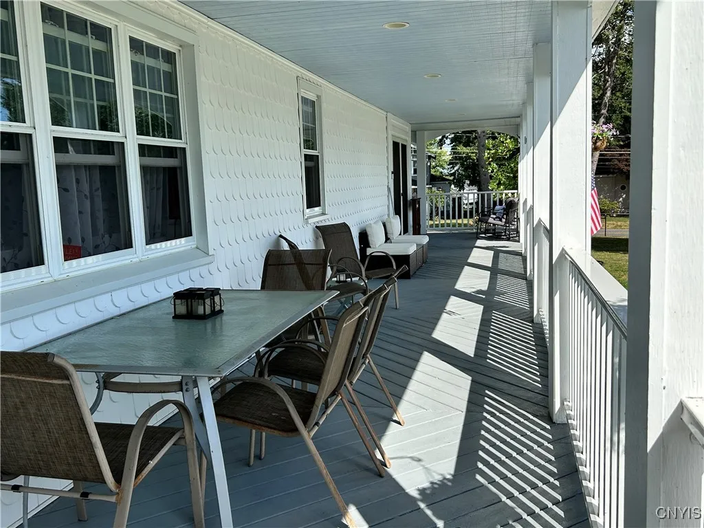 6572 Lakeshore Road, Cicero, New York 13039, Cicero, New York 13039, 4 Bedrooms Bedrooms, 10 Rooms Rooms,2 BathroomsBathrooms,Residential,For Sale,6572 Lakeshore Road, Cicero, New York 13039,0,S1633055