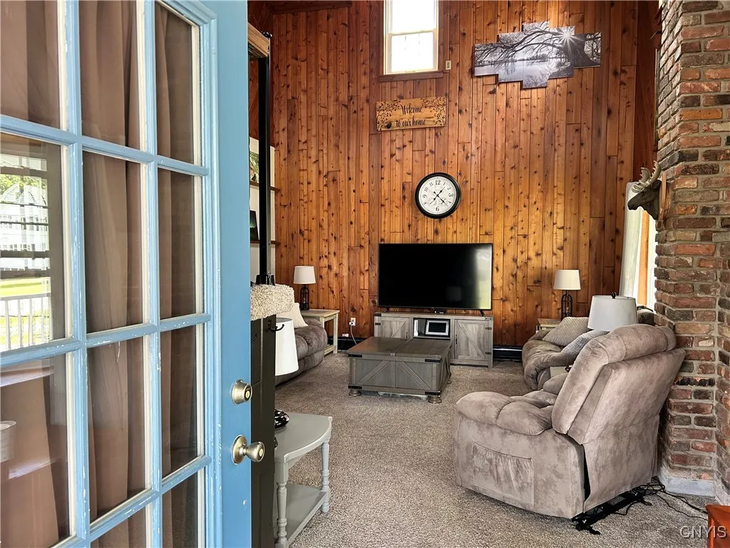 6572 Lakeshore Road, Cicero, New York 13039, Cicero, New York 13039, 4 Bedrooms Bedrooms, 10 Rooms Rooms,2 BathroomsBathrooms,Residential,Closed,6572 Lakeshore Road, Cicero, New York 13039,0,S1633055