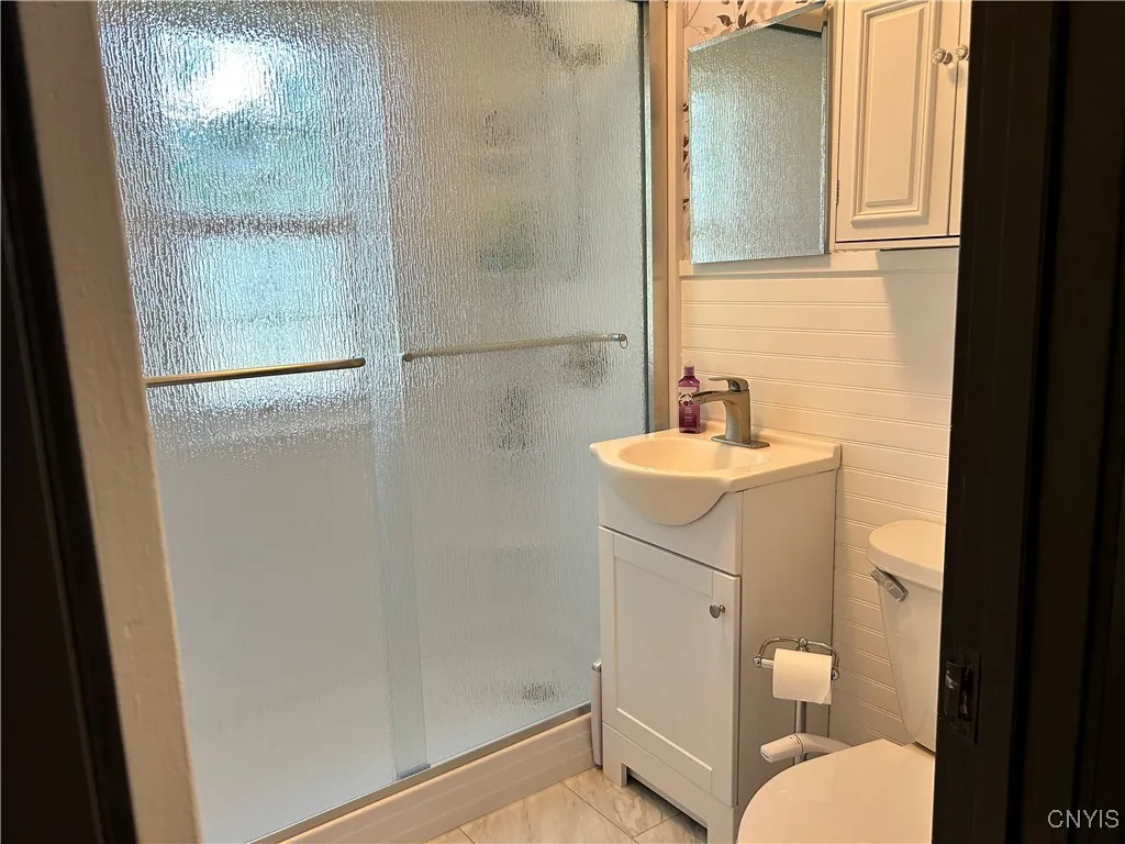 6572 Lakeshore Road, Cicero, New York 13039, Cicero, New York 13039, 4 Bedrooms Bedrooms, 10 Rooms Rooms,2 BathroomsBathrooms,Residential,Closed,6572 Lakeshore Road, Cicero, New York 13039,0,S1633055