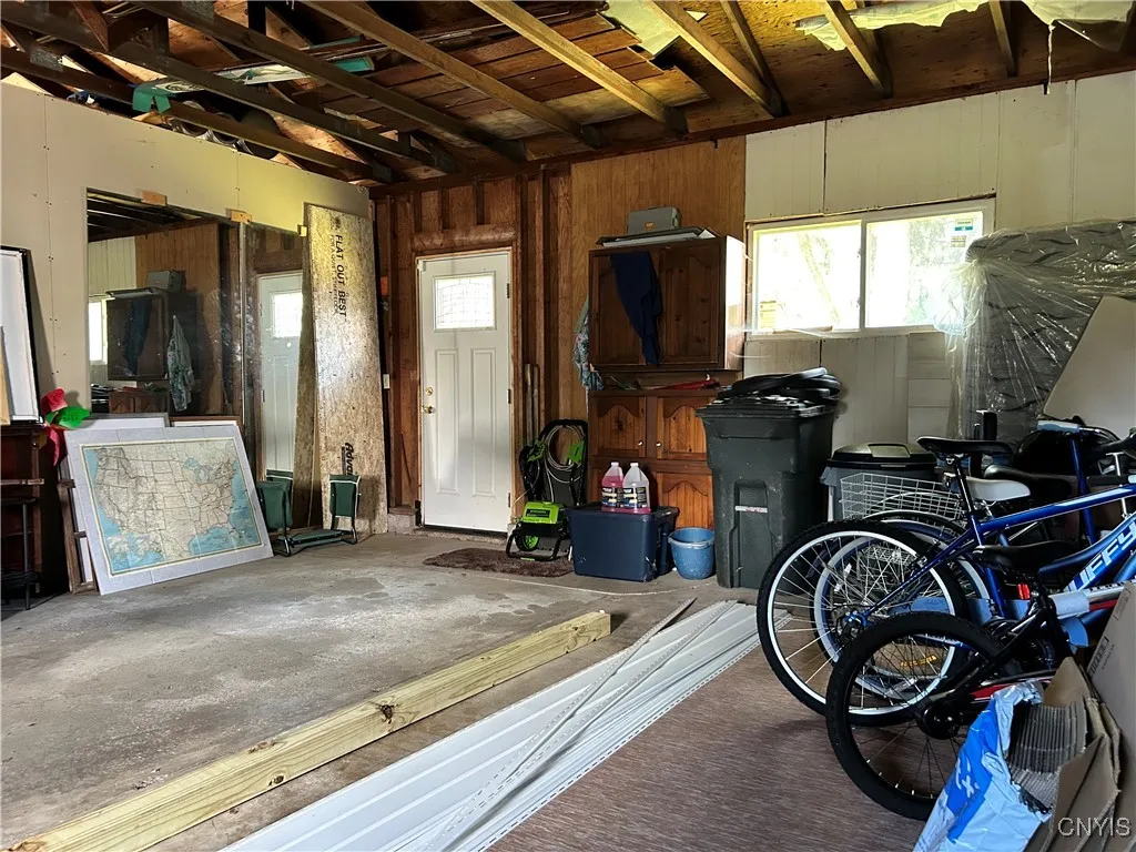 6572 Lakeshore Road, Cicero, New York 13039, Cicero, New York 13039, 4 Bedrooms Bedrooms, 10 Rooms Rooms,2 BathroomsBathrooms,Residential,For Sale,6572 Lakeshore Road, Cicero, New York 13039,0,S1633055