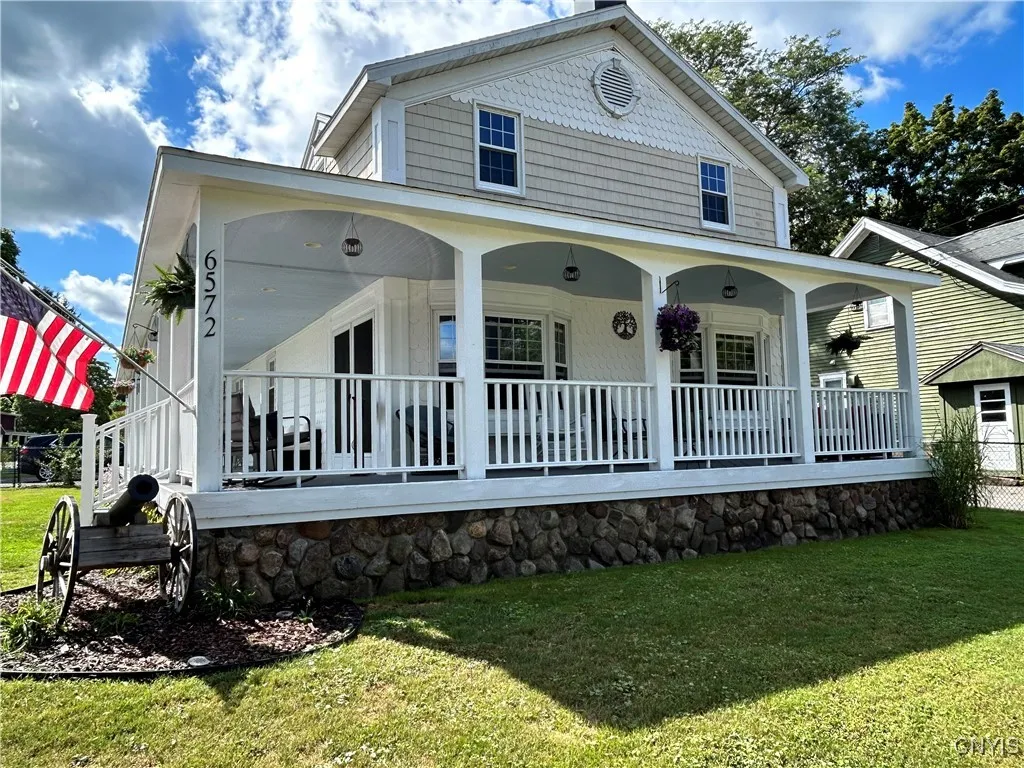 6572 Lakeshore Road, Cicero, New York 13039, Cicero, New York 13039, 4 Bedrooms Bedrooms, 10 Rooms Rooms,2 BathroomsBathrooms,Residential,Closed,6572 Lakeshore Road, Cicero, New York 13039,0,S1633055