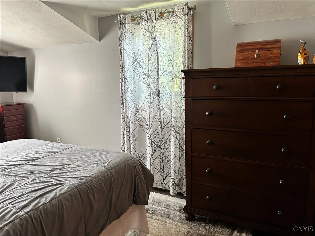 6572 Lakeshore Road, Cicero, New York 13039, Cicero, New York 13039, 4 Bedrooms Bedrooms, 10 Rooms Rooms,2 BathroomsBathrooms,Residential,Closed,6572 Lakeshore Road, Cicero, New York 13039,0,S1633055