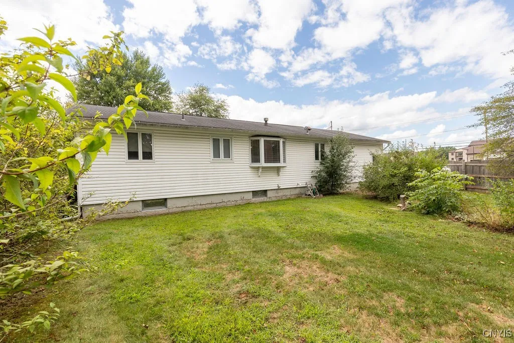 15 Sherwood Circle, Clay, New York 13041, Clay, New York 13041, 3 Bedrooms Bedrooms, 8 Rooms Rooms,2 BathroomsBathrooms,Residential,Closed,15 Sherwood Circle, Clay, New York 13041,0,S1633734