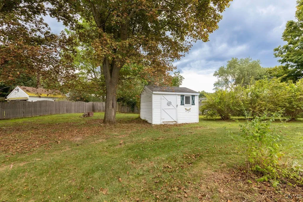 15 Sherwood Circle, Clay, New York 13041, Clay, New York 13041, 3 Bedrooms Bedrooms, 8 Rooms Rooms,2 BathroomsBathrooms,Residential,Closed,15 Sherwood Circle, Clay, New York 13041,0,S1633734