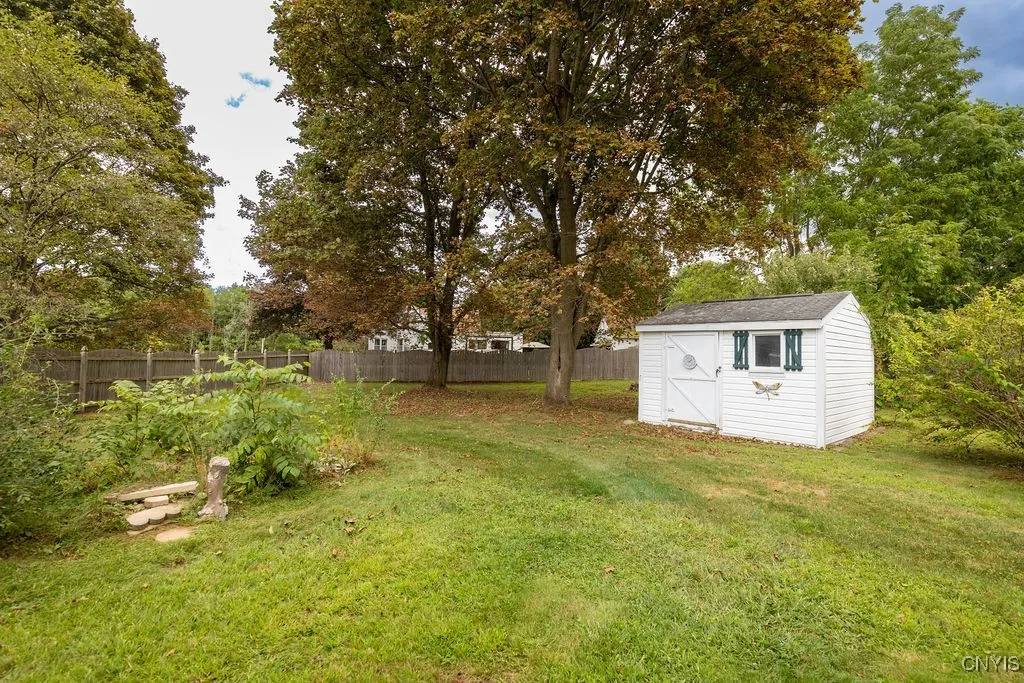 15 Sherwood Circle, Clay, New York 13041, Clay, New York 13041, 3 Bedrooms Bedrooms, 8 Rooms Rooms,2 BathroomsBathrooms,Residential,Closed,15 Sherwood Circle, Clay, New York 13041,0,S1633734