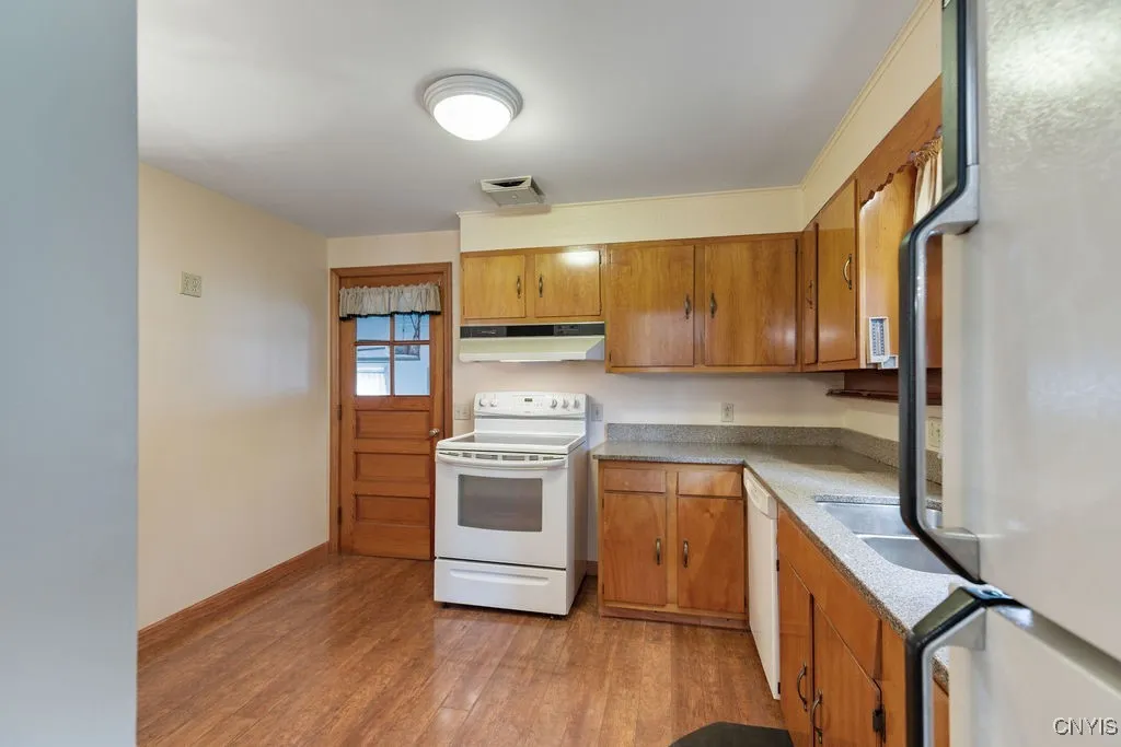 15 Sherwood Circle, Clay, New York 13041, Clay, New York 13041, 3 Bedrooms Bedrooms, 8 Rooms Rooms,2 BathroomsBathrooms,Residential,Closed,15 Sherwood Circle, Clay, New York 13041,0,S1633734