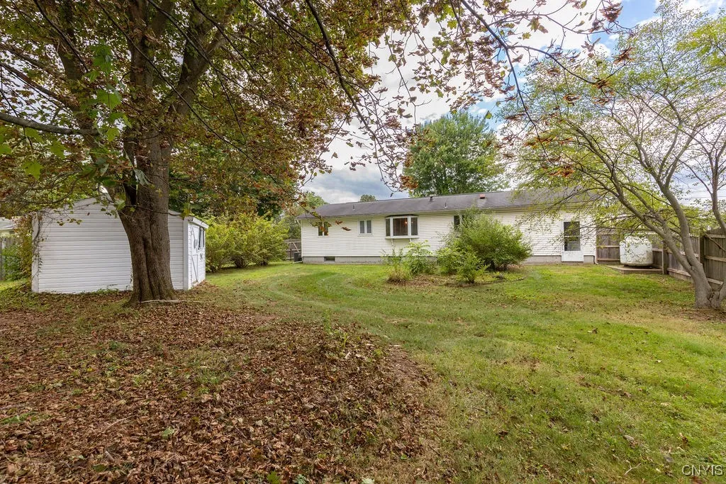 15 Sherwood Circle, Clay, New York 13041, Clay, New York 13041, 3 Bedrooms Bedrooms, 8 Rooms Rooms,2 BathroomsBathrooms,Residential,Closed,15 Sherwood Circle, Clay, New York 13041,0,S1633734