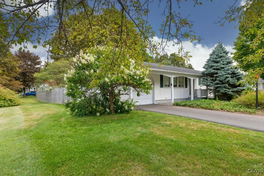 15 Sherwood Circle, Clay, New York 13041, Clay, New York 13041, 3 Bedrooms Bedrooms, 8 Rooms Rooms,2 BathroomsBathrooms,Residential,Closed,15 Sherwood Circle, Clay, New York 13041,0,S1633734