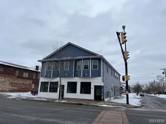 1986 South Park Ave, Buffalo, New York 14420, Buffalo, New York 14420, 2 Bedrooms Bedrooms, 5 Rooms Rooms,1 BathroomBathrooms,Residential Lease,For Rent,1986 South Park Ave, Buffalo, New York 14420,0,B1633885