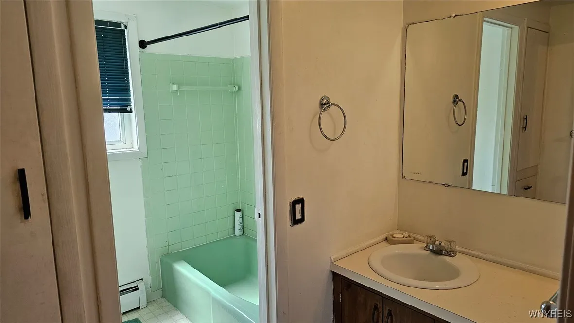 3433 Harlem Road 2, Cheektowaga, New York 14225, Cheektowaga, New York 14225, 2 Bedrooms Bedrooms, 5 Rooms Rooms,1 BathroomBathrooms,Residential,For Sale,3433 Harlem Road 2, Cheektowaga, New York 14225,0,B1633643