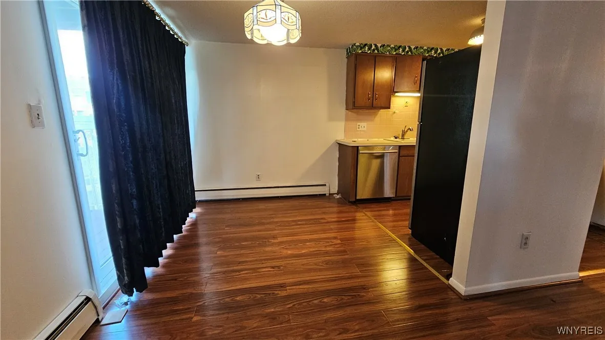 3433 Harlem Road 2, Cheektowaga, New York 14225, Cheektowaga, New York 14225, 2 Bedrooms Bedrooms, 5 Rooms Rooms,1 BathroomBathrooms,Residential,For Sale,3433 Harlem Road 2, Cheektowaga, New York 14225,0,B1633643