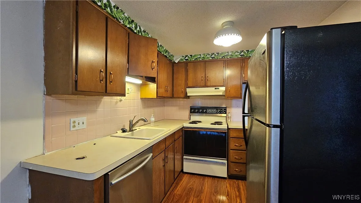 3433 Harlem Road 2, Cheektowaga, New York 14225, Cheektowaga, New York 14225, 2 Bedrooms Bedrooms, 5 Rooms Rooms,1 BathroomBathrooms,Residential,For Sale,3433 Harlem Road 2, Cheektowaga, New York 14225,0,B1633643