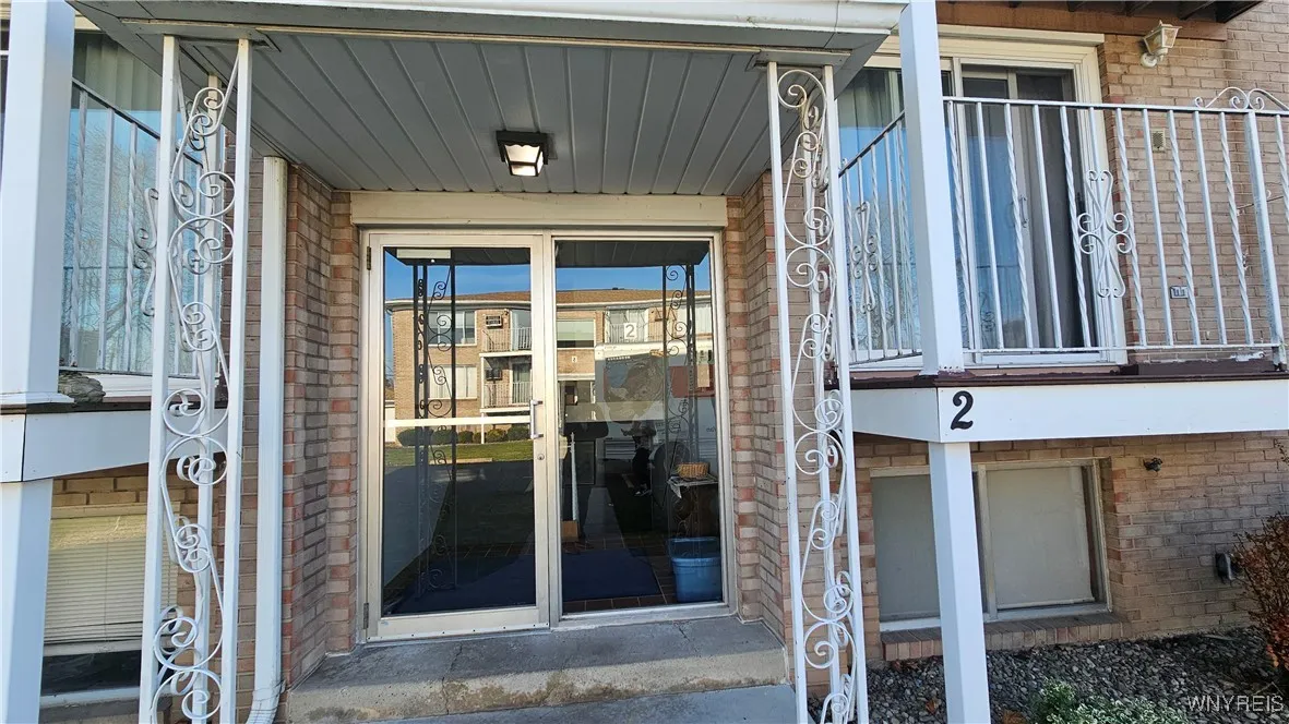 3433 Harlem Road 2, Cheektowaga, New York 14225, Cheektowaga, New York 14225, 2 Bedrooms Bedrooms, 5 Rooms Rooms,1 BathroomBathrooms,Residential,For Sale,3433 Harlem Road 2, Cheektowaga, New York 14225,0,B1633643