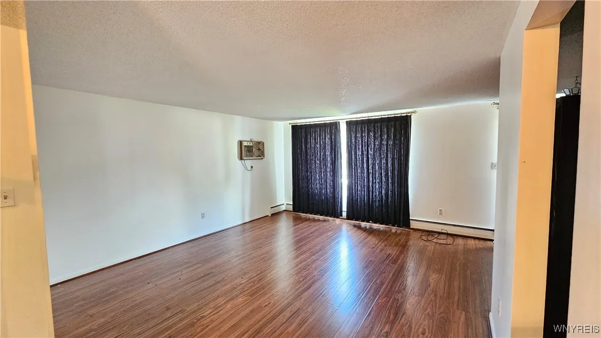 3433 Harlem Road 2, Cheektowaga, New York 14225, Cheektowaga, New York 14225, 2 Bedrooms Bedrooms, 5 Rooms Rooms,1 BathroomBathrooms,Residential,For Sale,3433 Harlem Road 2, Cheektowaga, New York 14225,0,B1633643